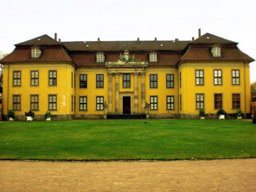 Schloss Mosigkau, Rückansicht